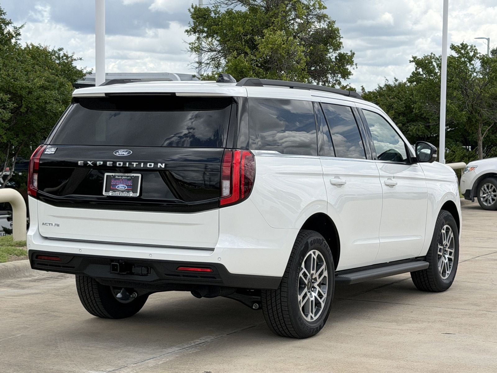 2026 Ford Expedition Active