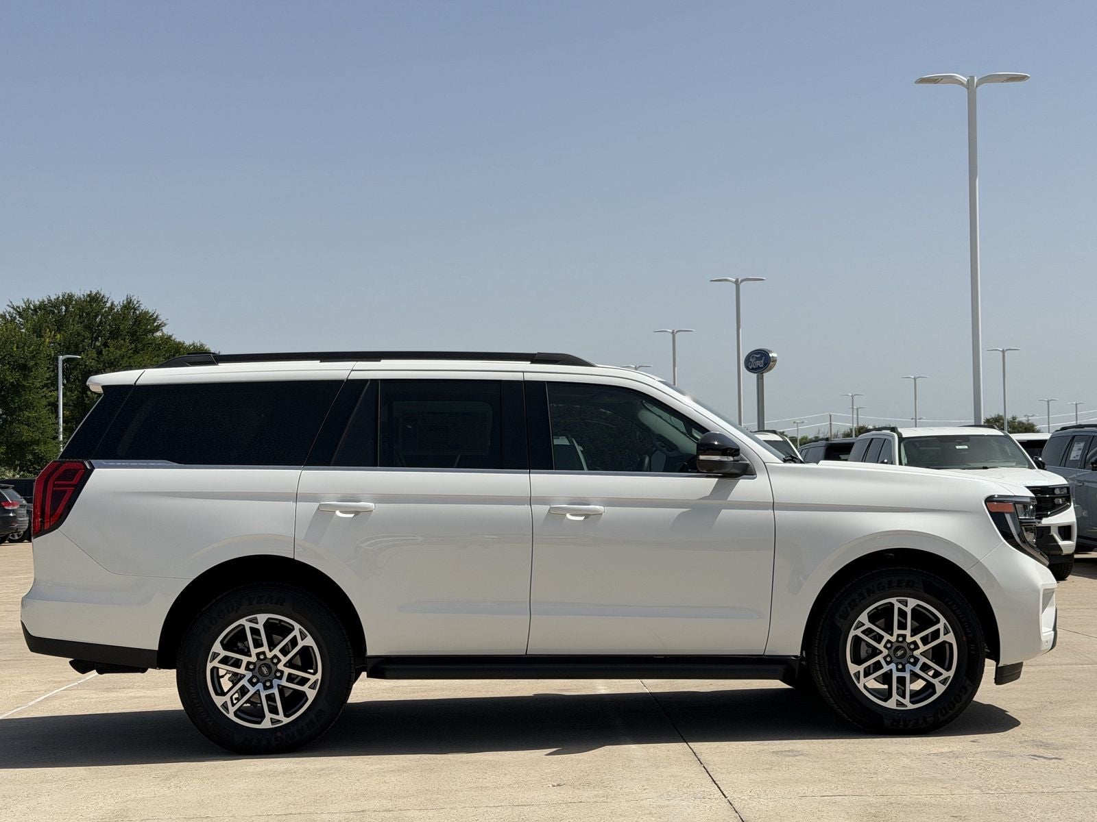 2026 Ford Expedition Active