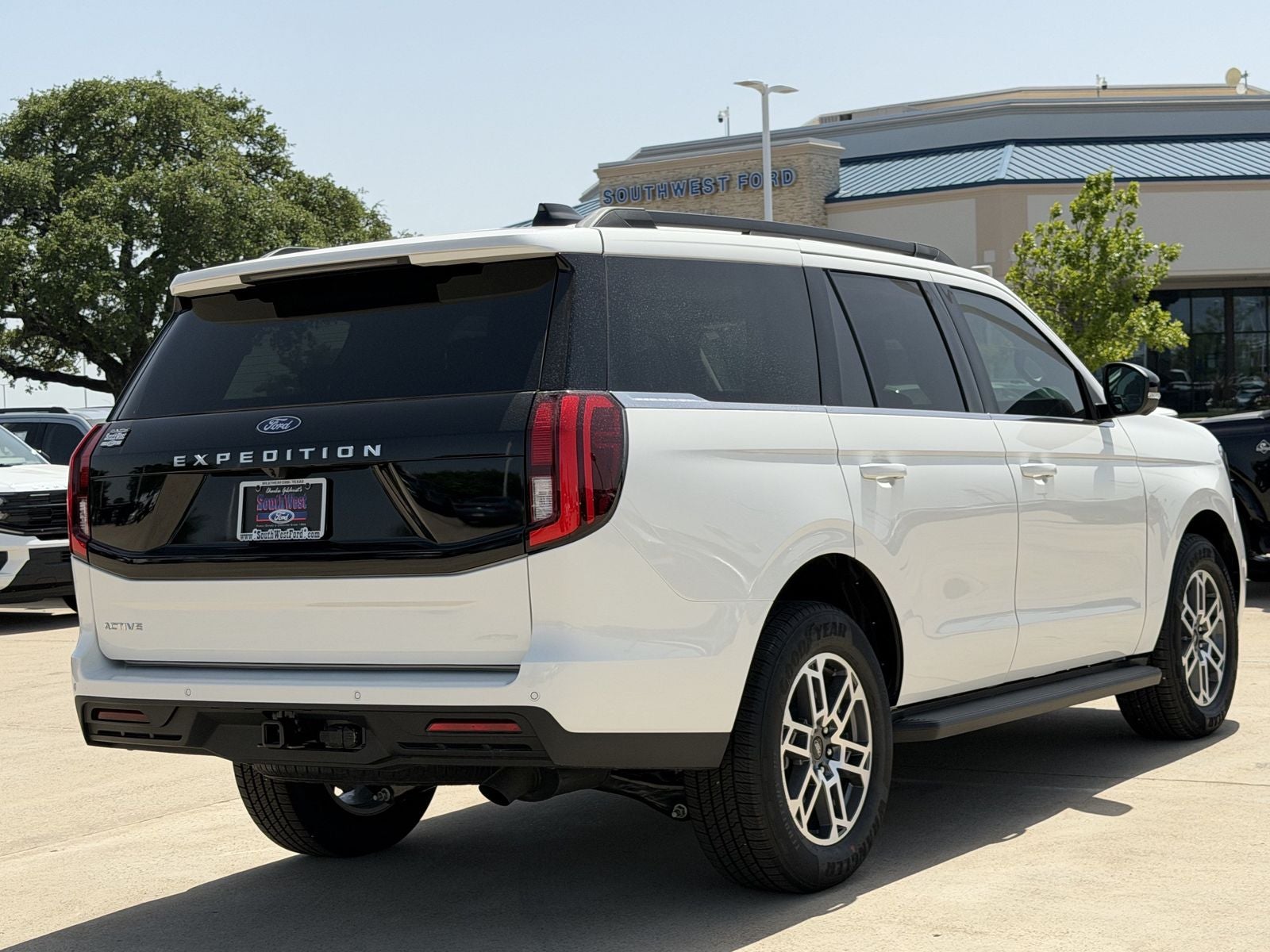 2026 Ford Expedition Active