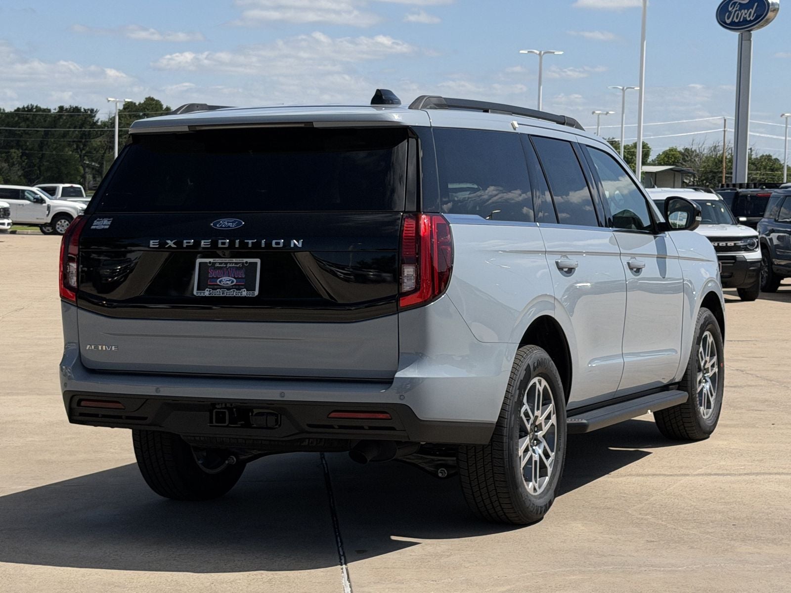 2026 Ford Expedition Active