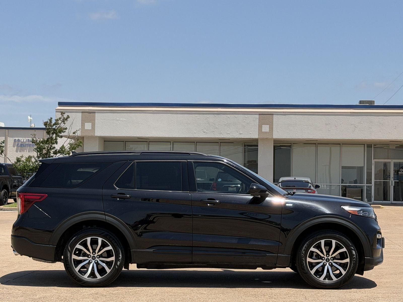 2022 Ford Explorer ST-Line
