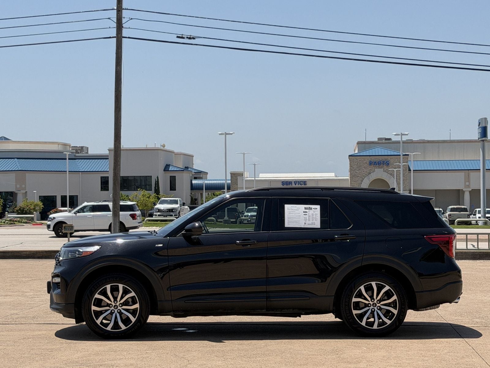 2022 Ford Explorer ST-Line