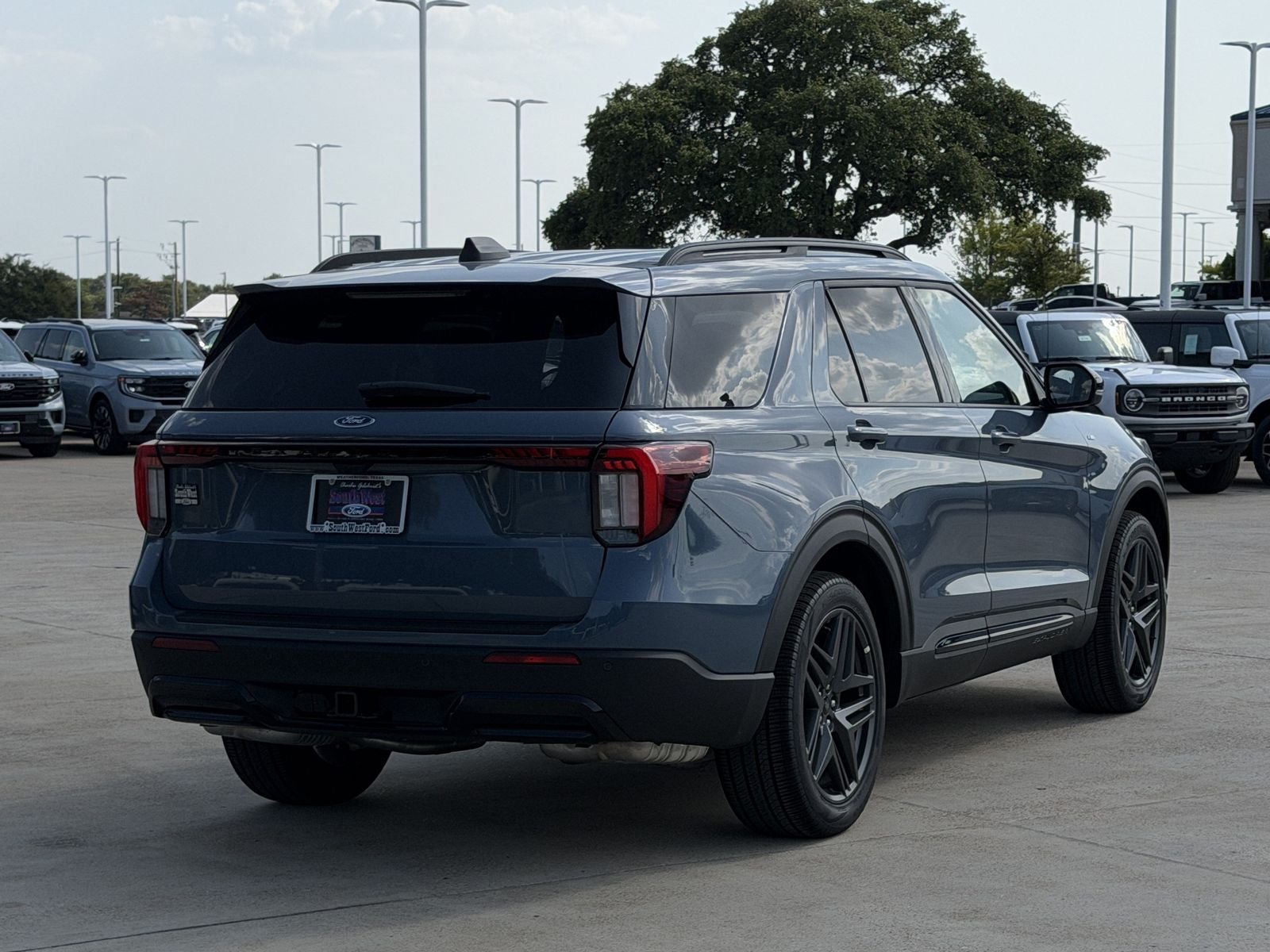 2026 Ford Explorer ST-Line