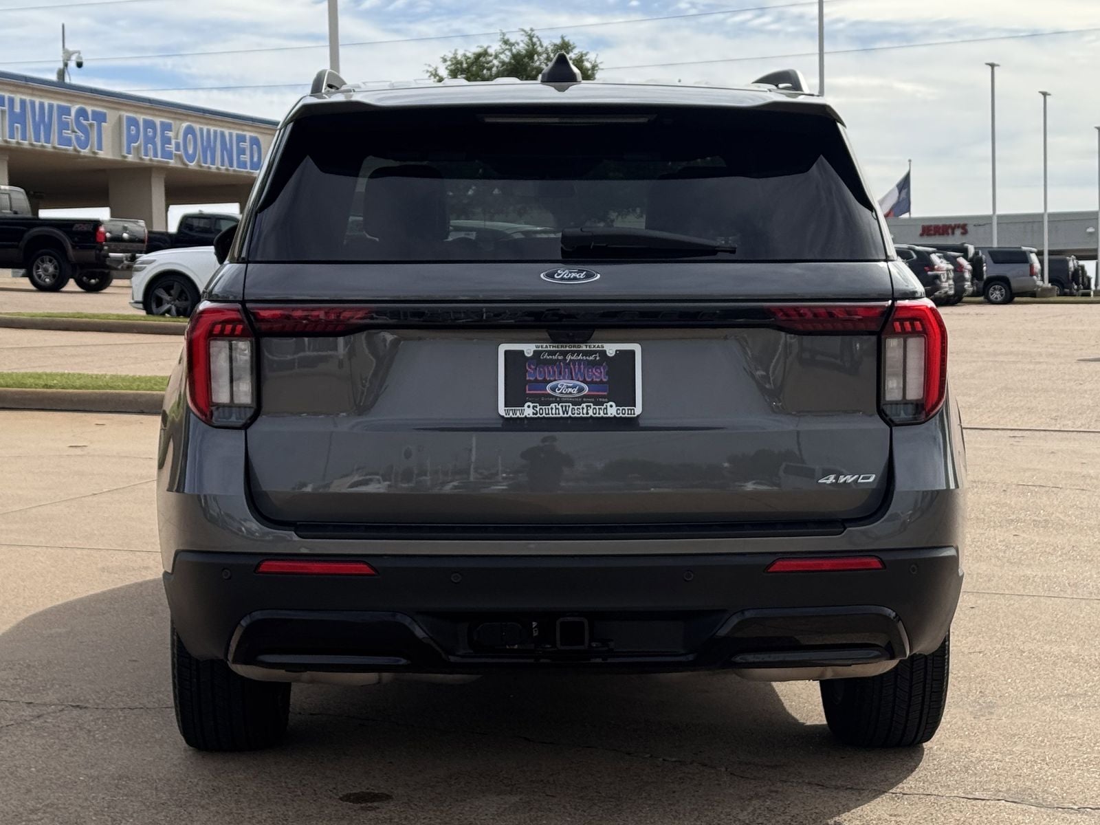 2025 Ford Explorer ST-Line