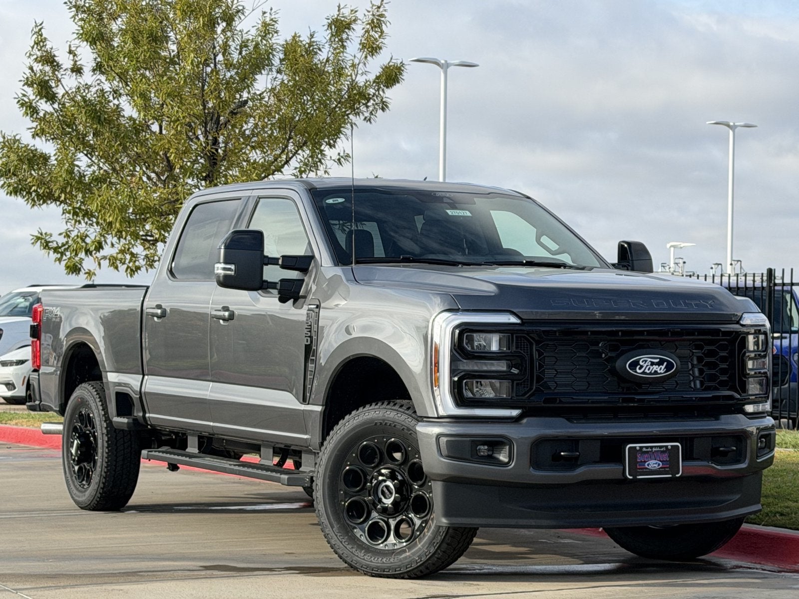 2027 Ford F-250SD F-250® Lariat®