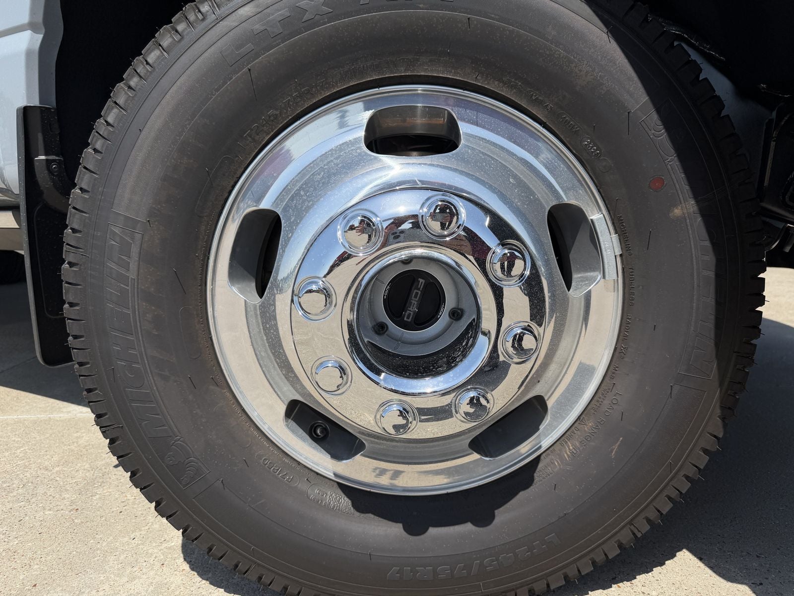 2026 Ford F-350SD Lariat DRW