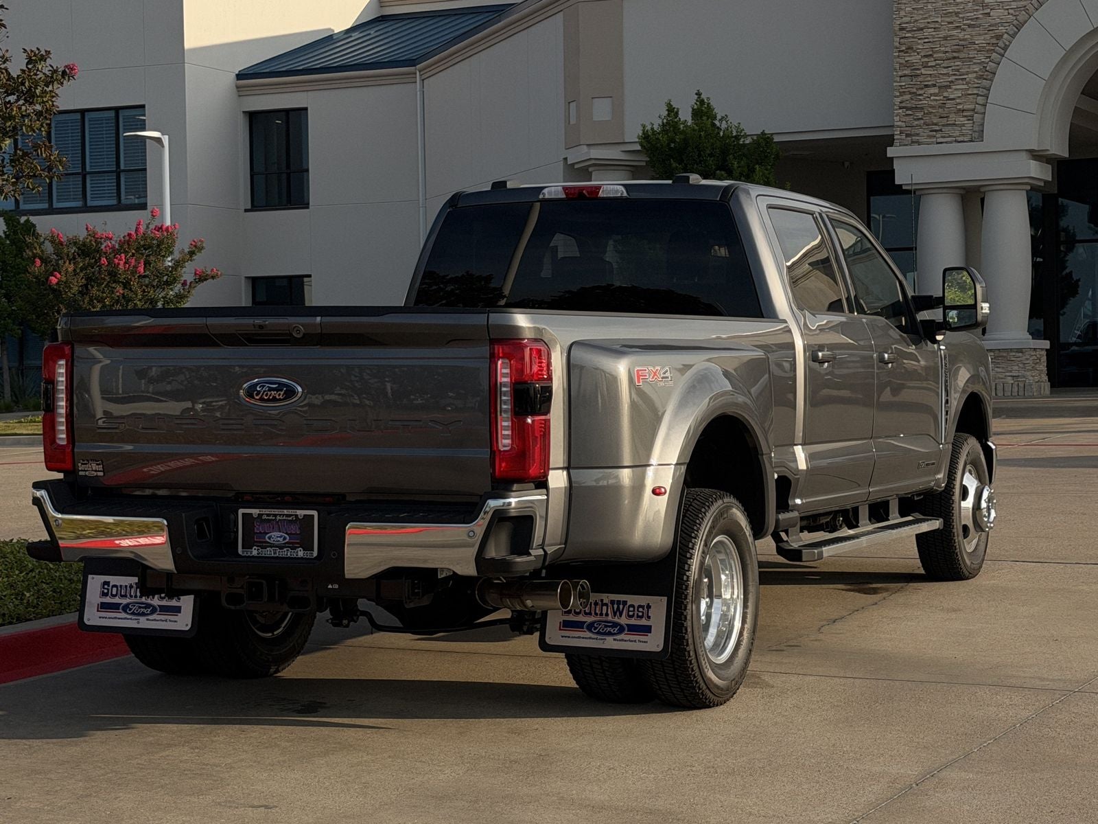 2026 Ford F-350SD Lariat DRW