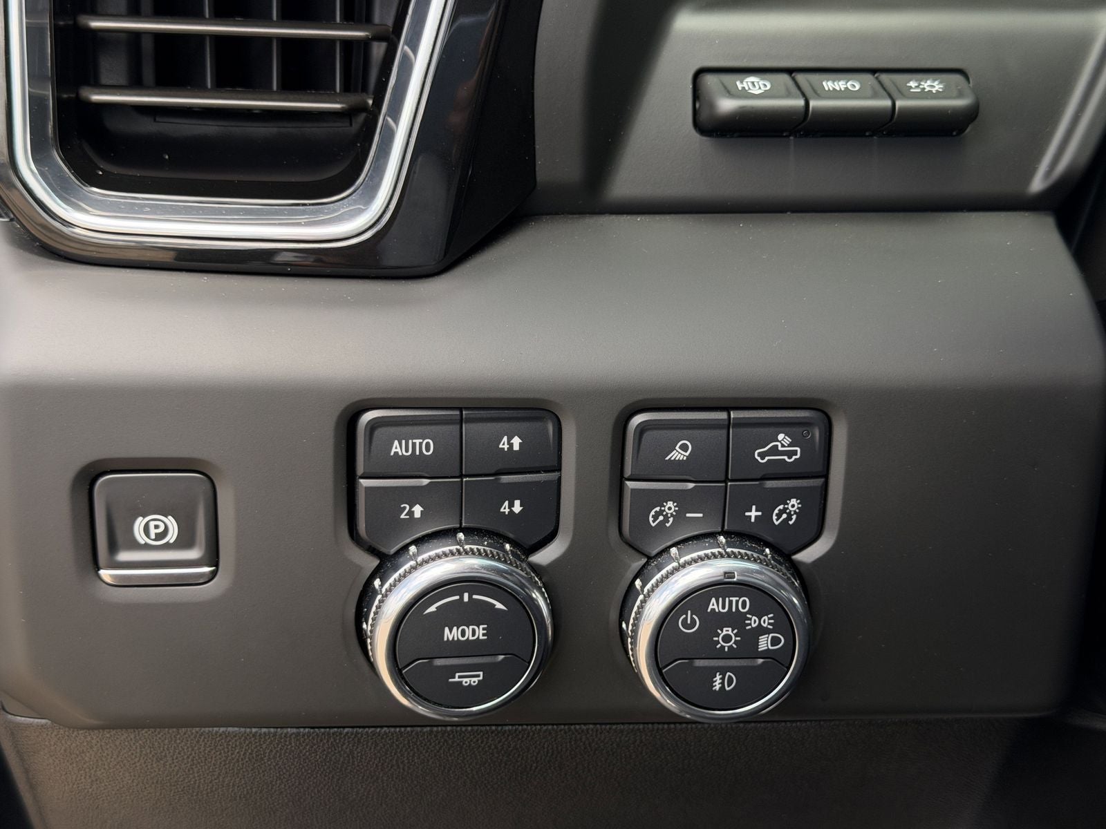 2025 GMC Sierra 3500HD Denali