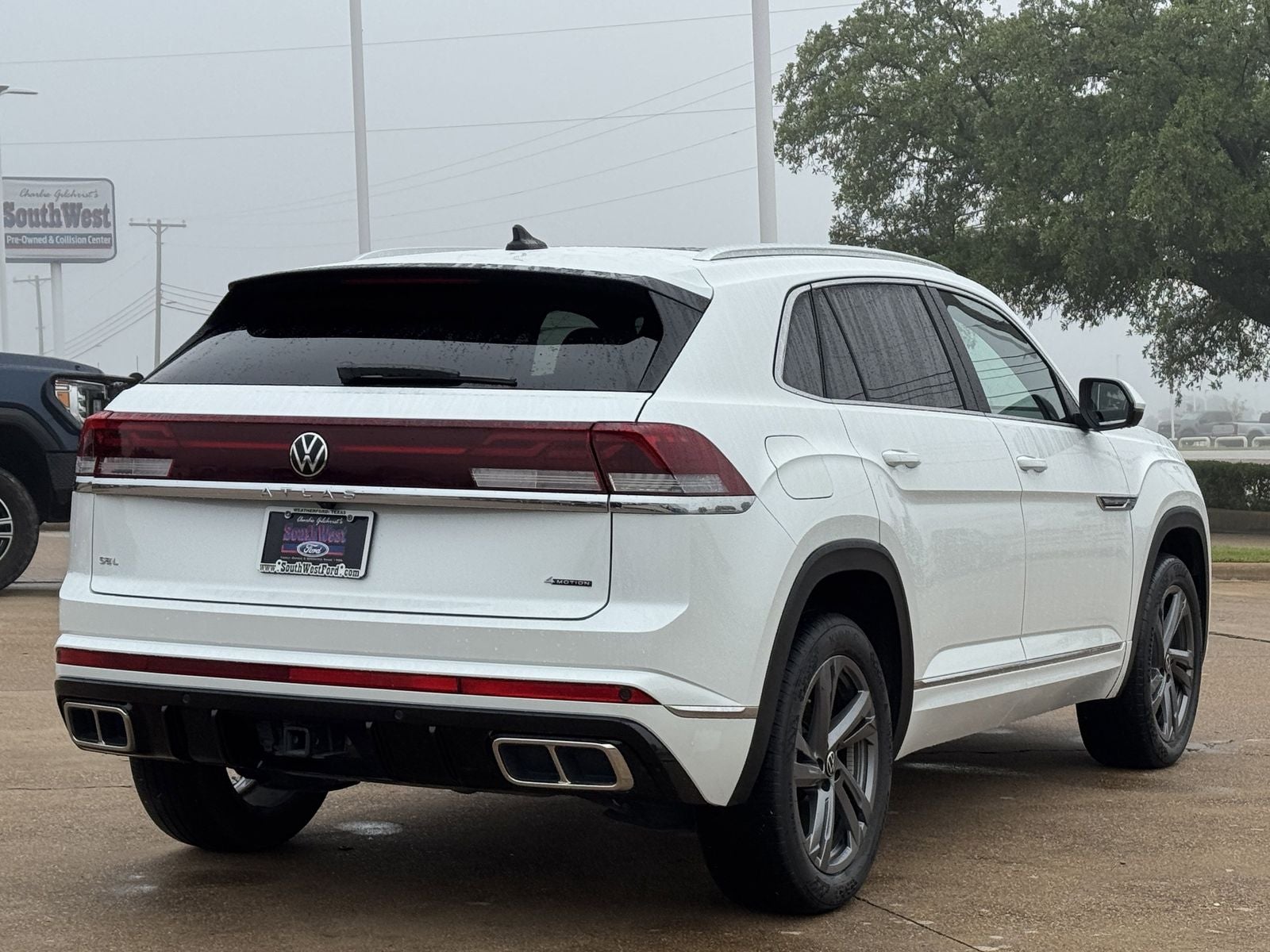 2024 Volkswagen Atlas Cross Sport 2.0T SEL R-Line