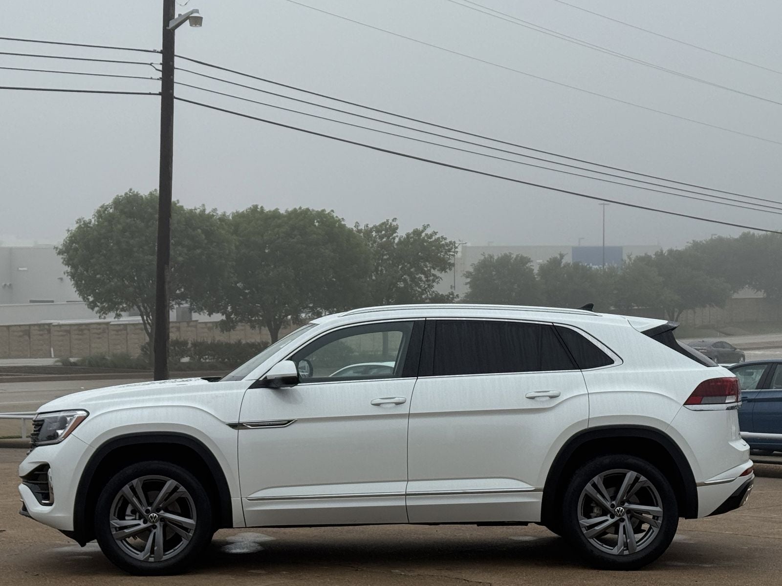 2024 Volkswagen Atlas Cross Sport 2.0T SEL R-Line