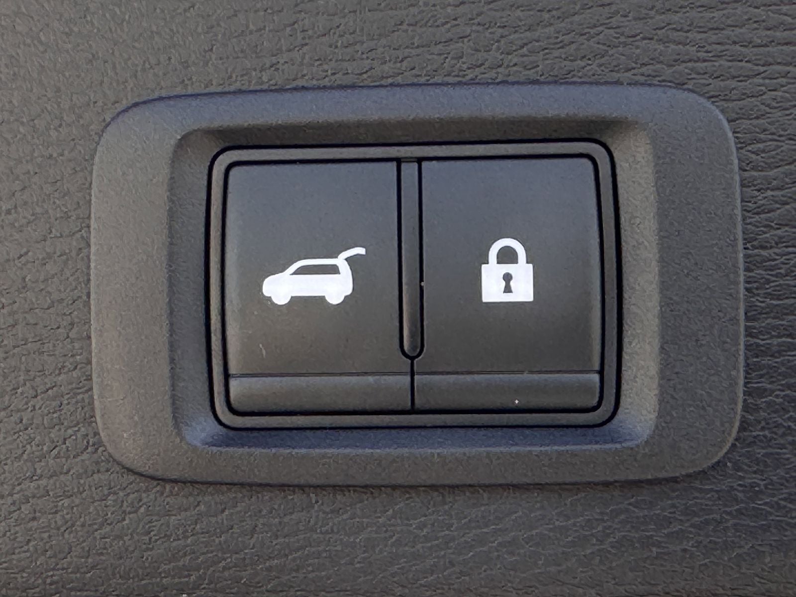 2023 Mitsubishi Outlander PHEV SEL