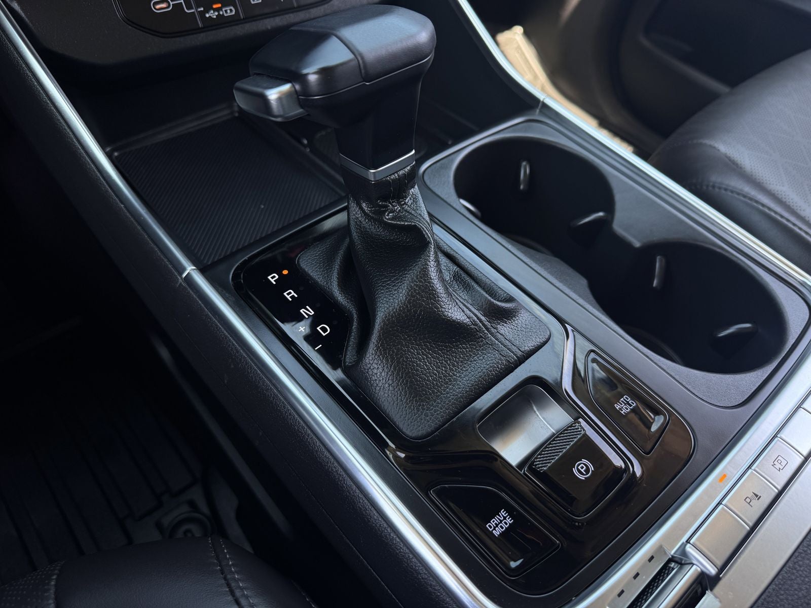 2025 Kia Carnival SX