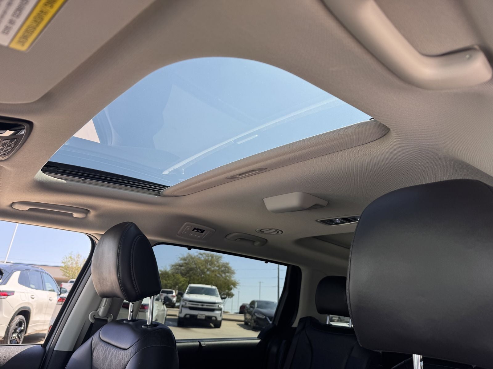 2025 Kia Carnival SX