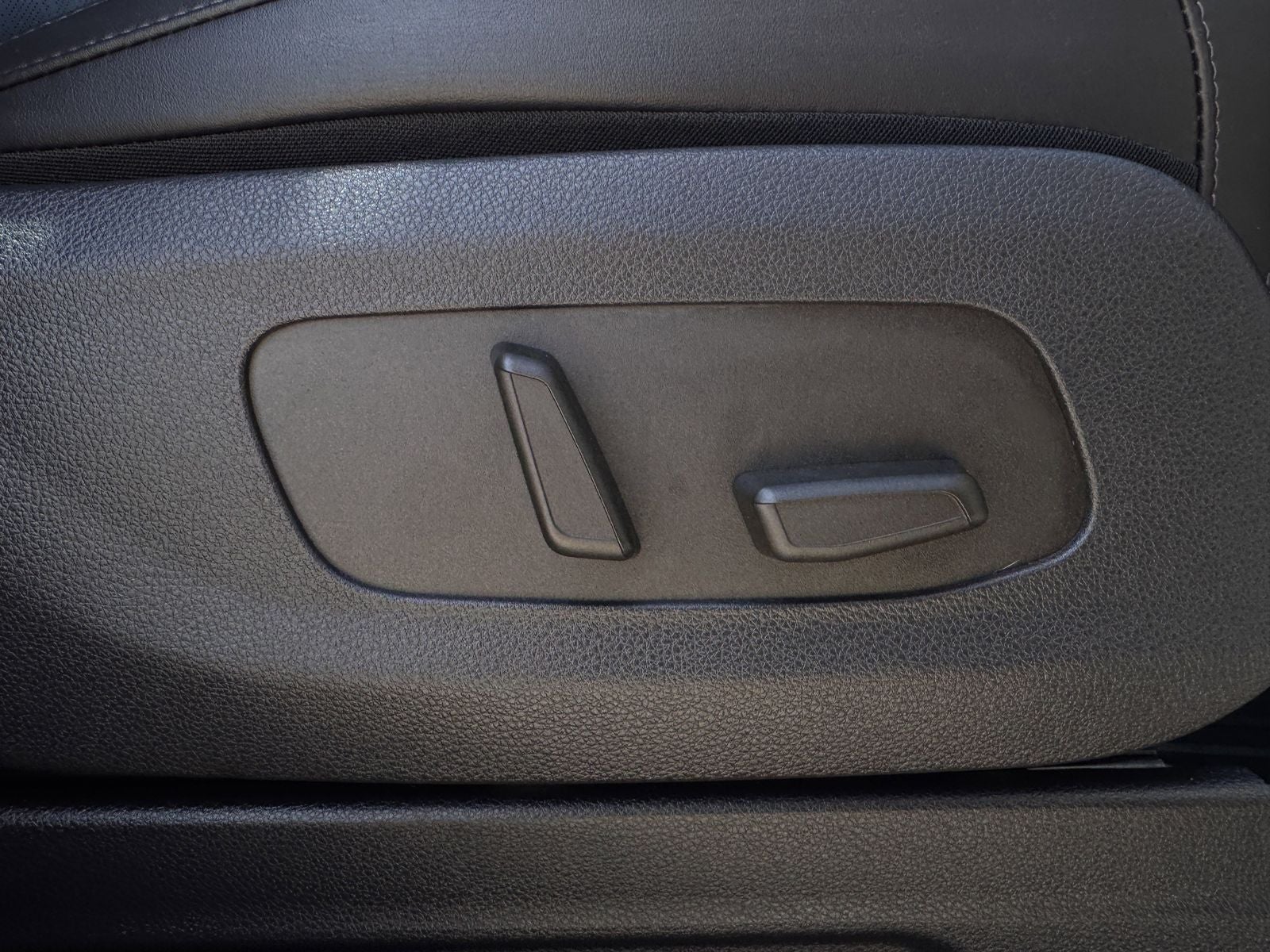 2025 Kia Carnival SX