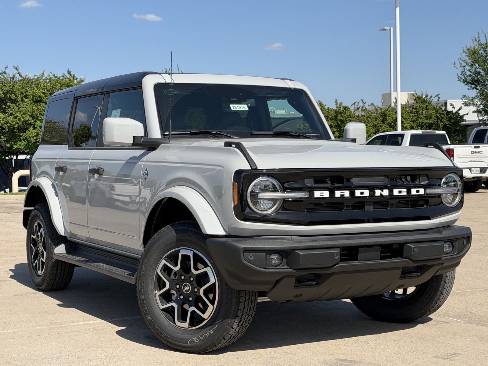2026 Ford Bronco Outer Banks®