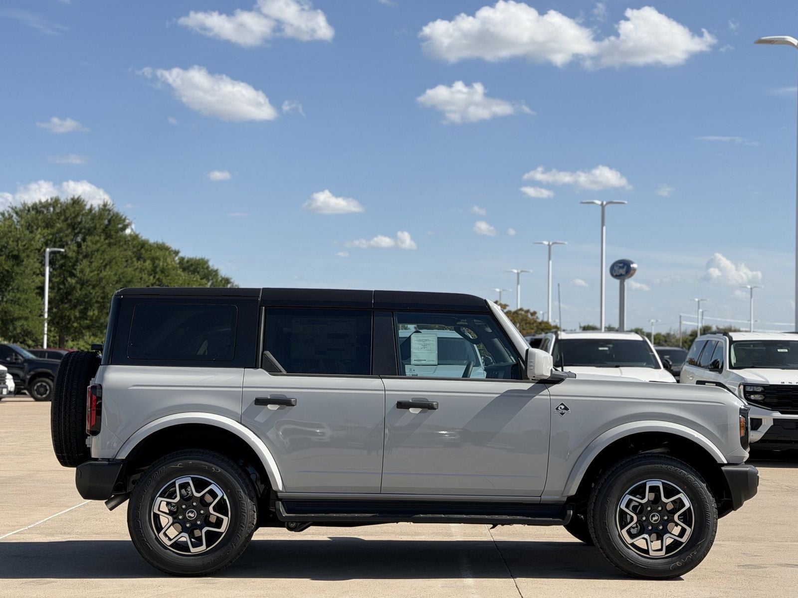 2026 Ford Bronco Outer Banks®