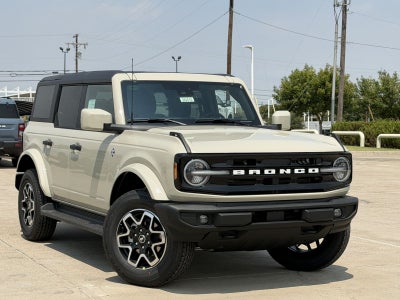 2026 Ford Bronco Outer Banks®