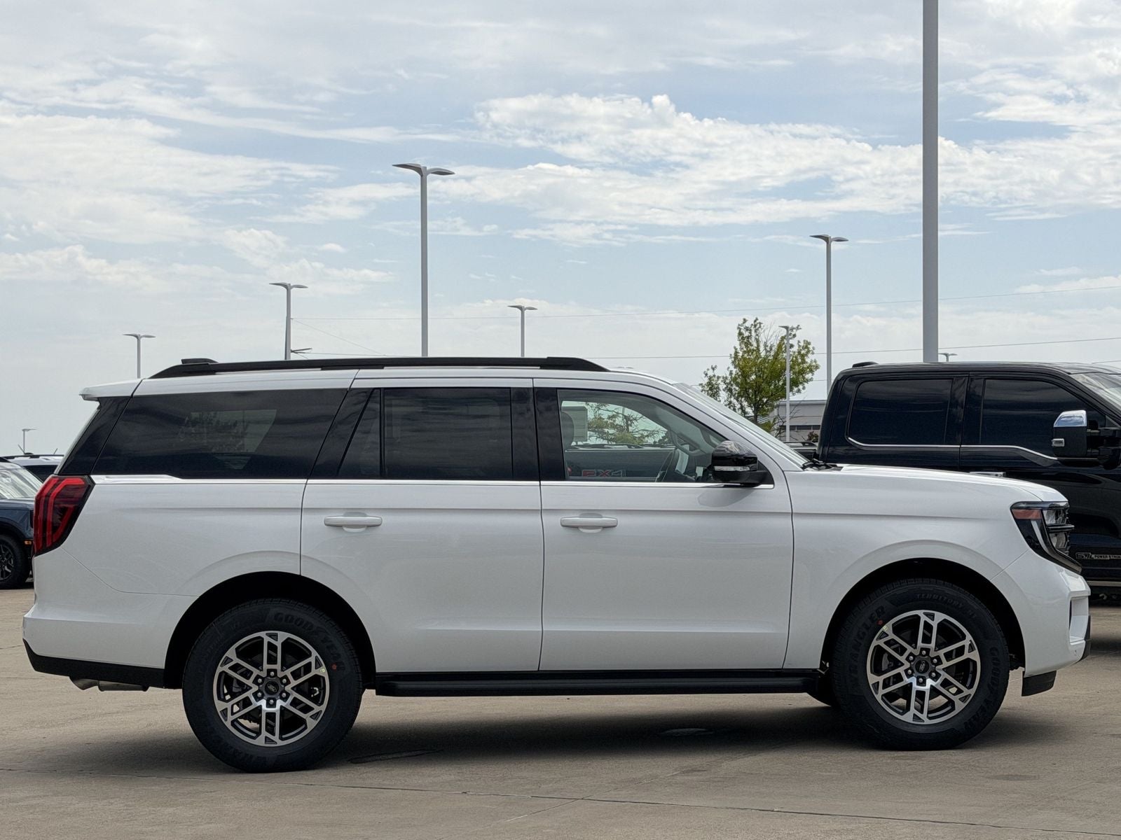 2026 Ford Expedition Active