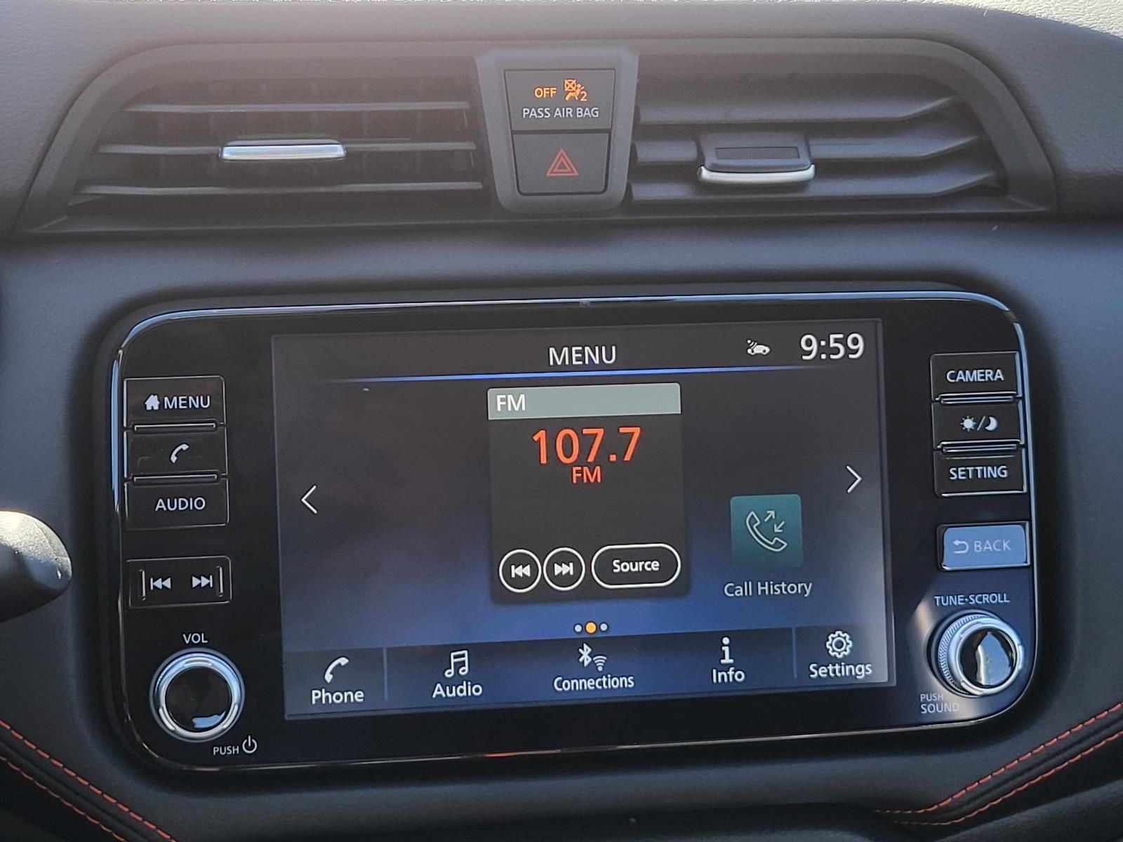 2025 Nissan Versa 1.6 SR