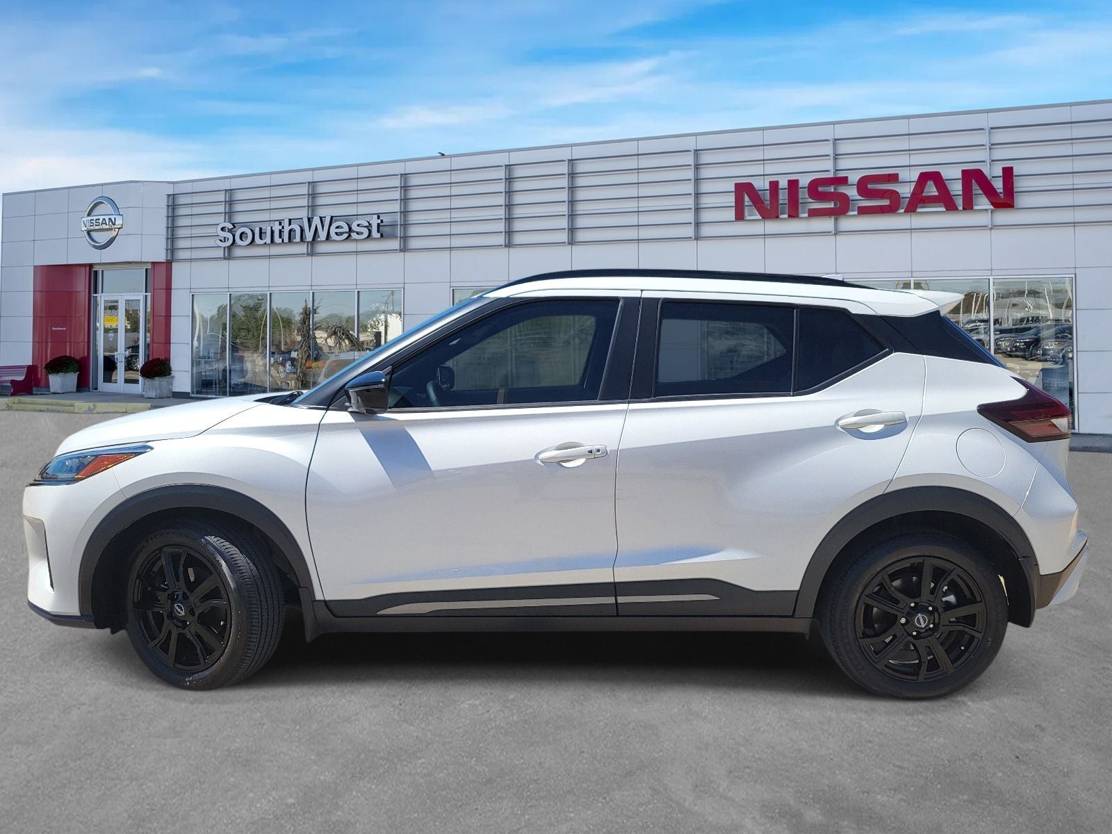 2024 Nissan Kicks SR