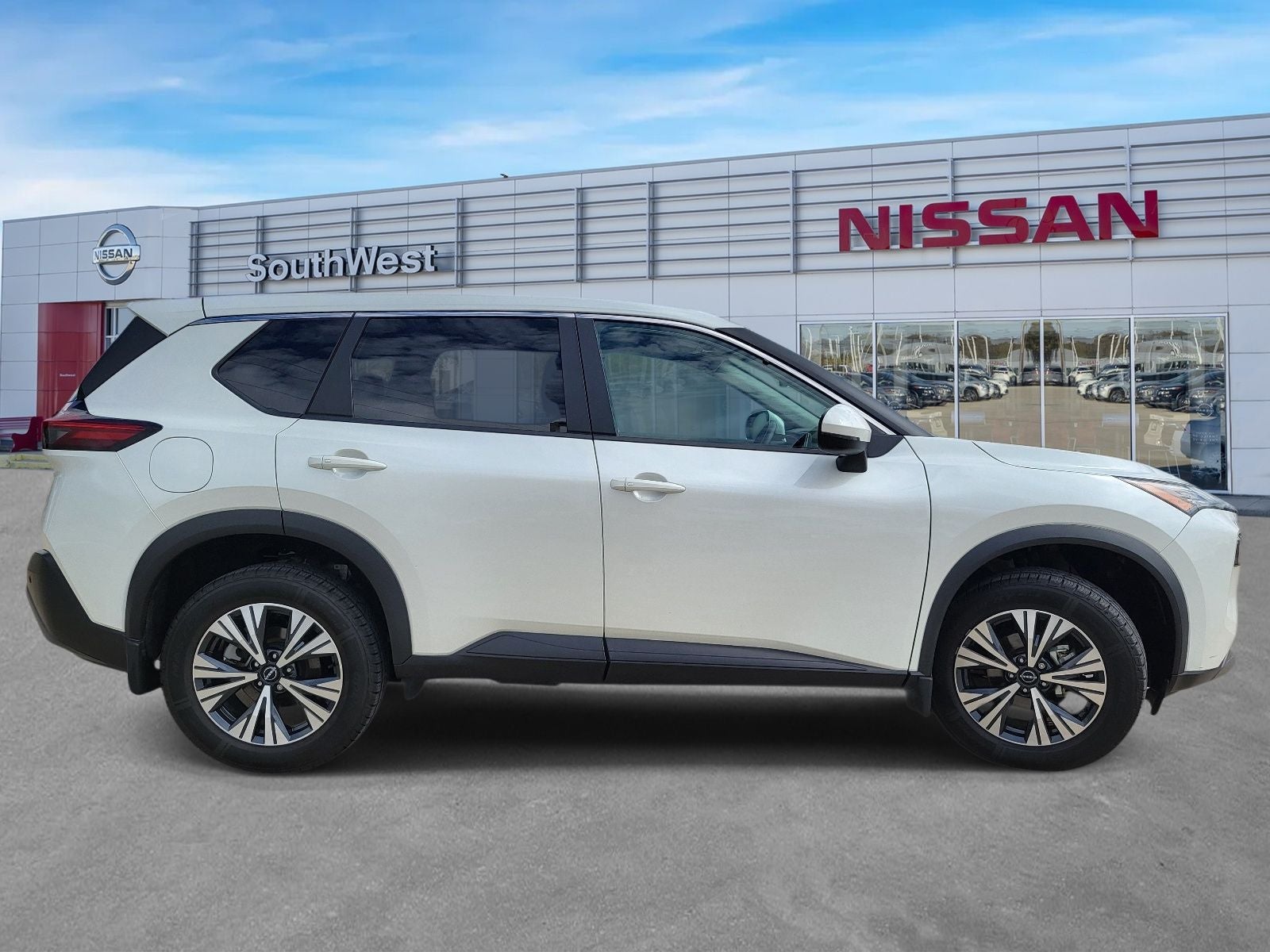 2022 Nissan Rogue SV