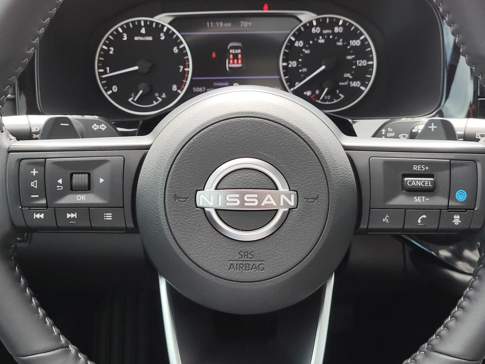 2025 Nissan Pathfinder SV