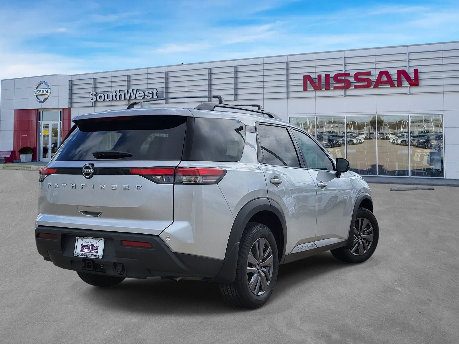 2025 Nissan Pathfinder SV