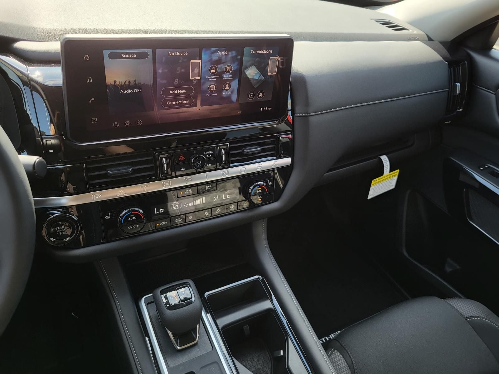 2026 Nissan Pathfinder SV