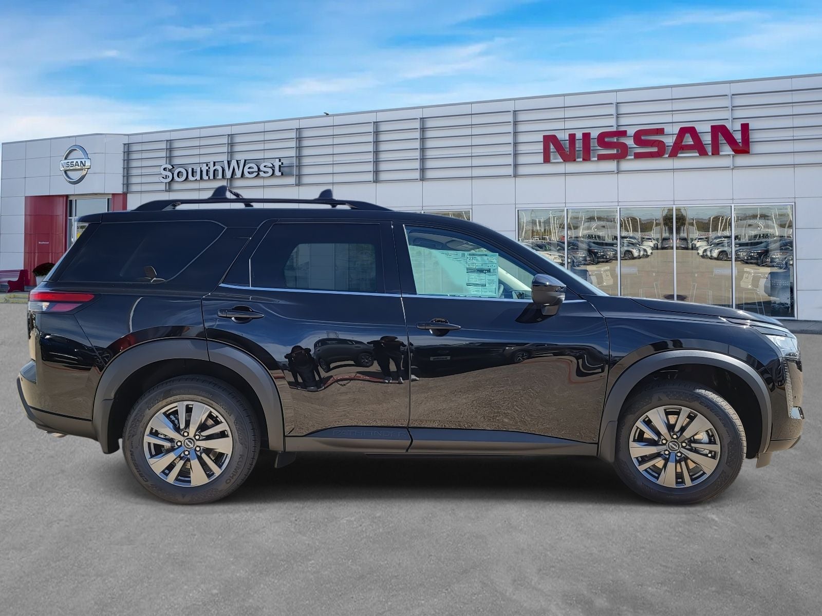 2026 Nissan Pathfinder SV