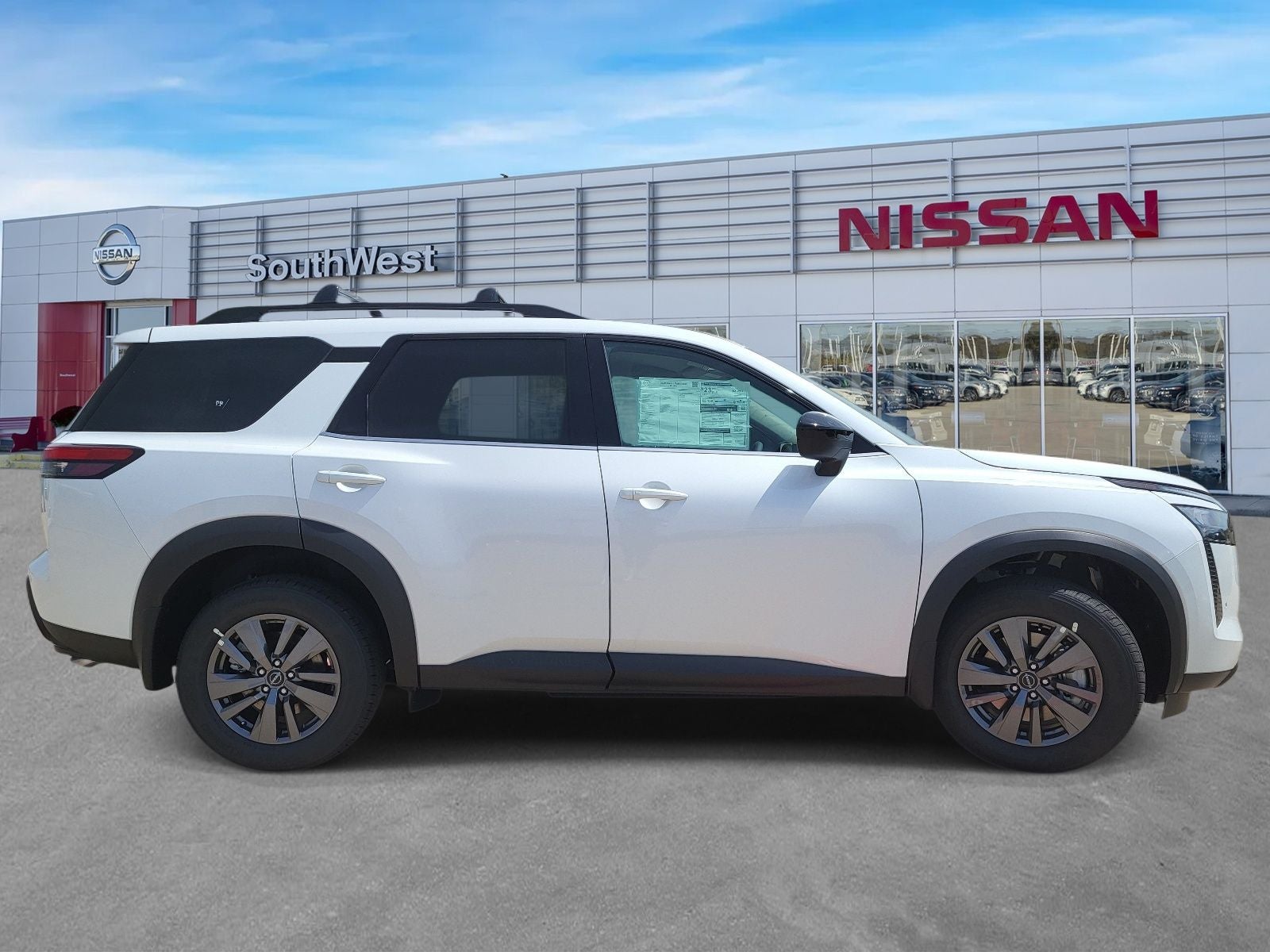2026 Nissan Pathfinder SV