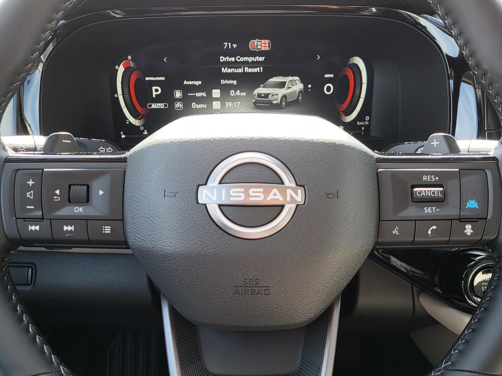 2026 Nissan Pathfinder SL