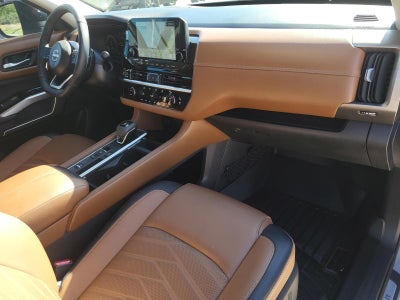 2024 Nissan Pathfinder Platinum