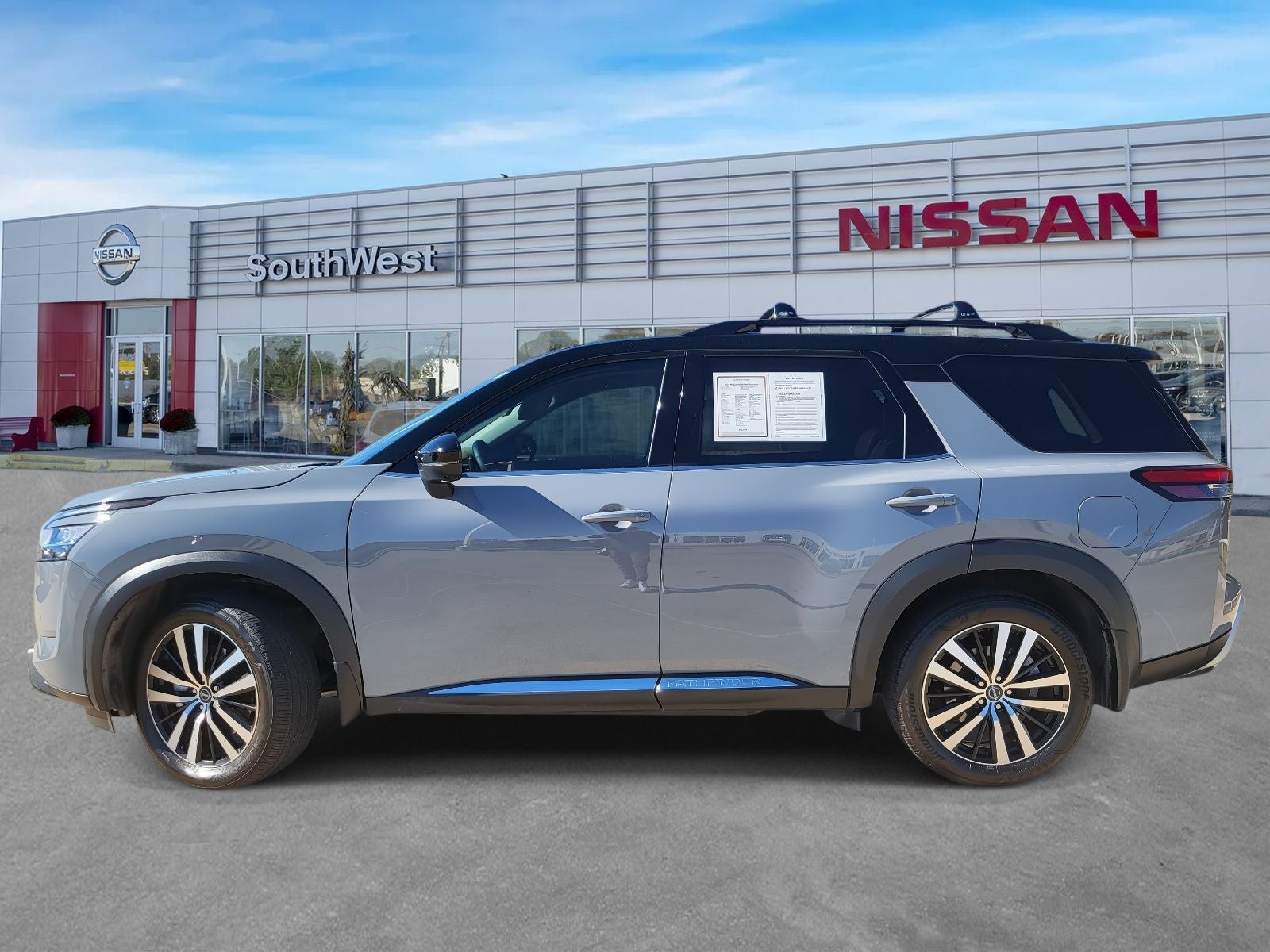 2024 Nissan Pathfinder Platinum