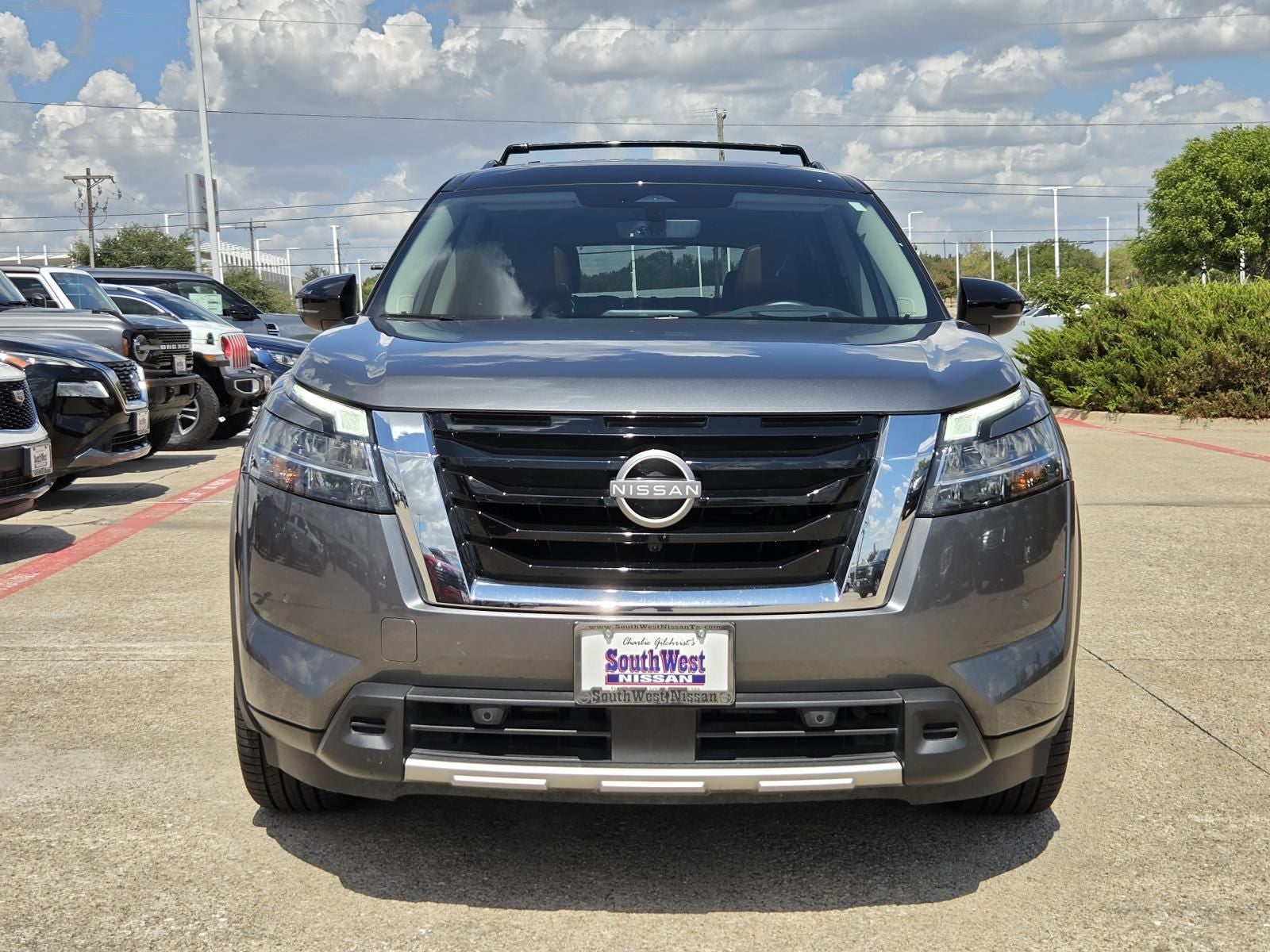 2024 Nissan Pathfinder Platinum