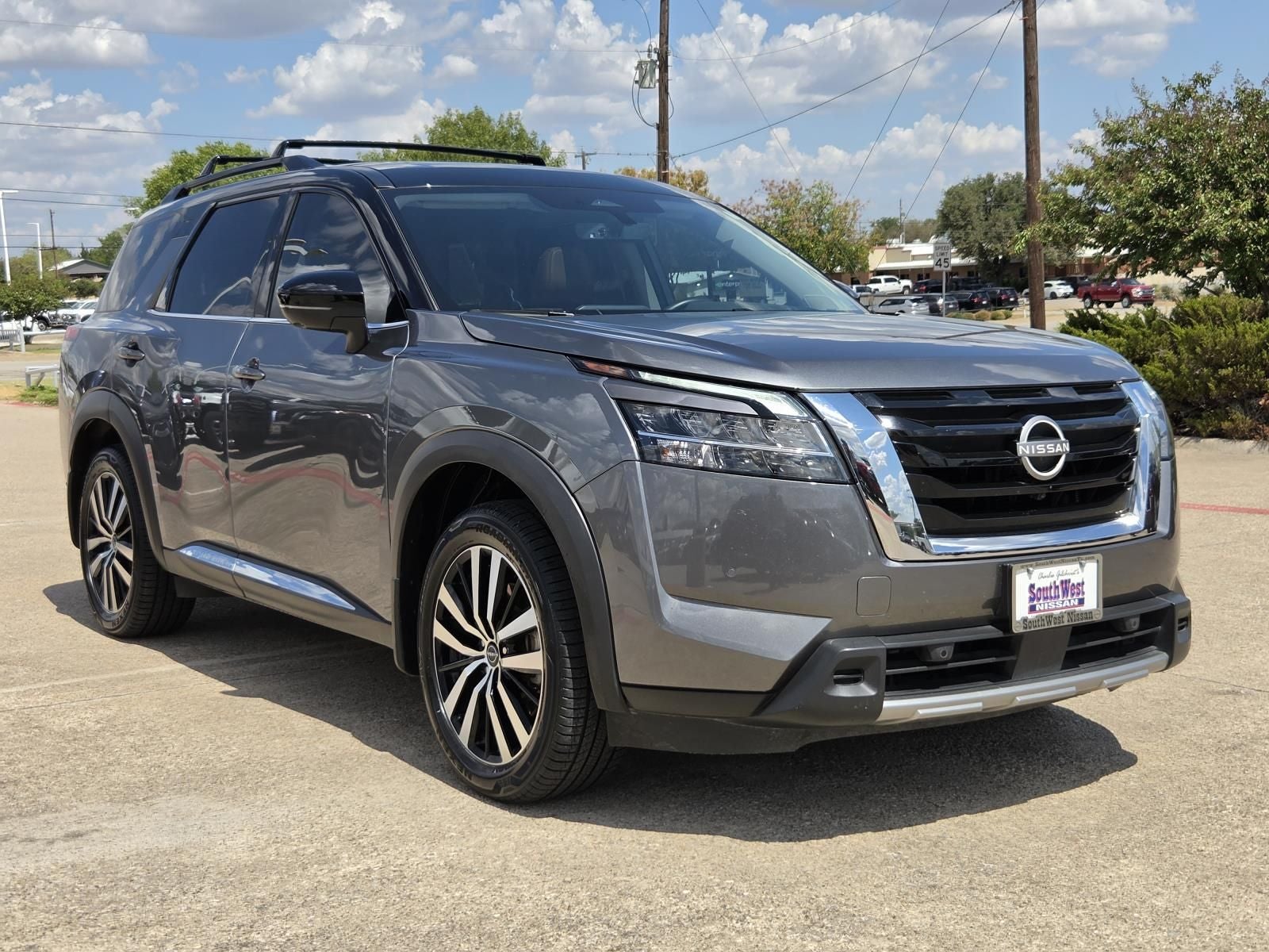 2024 Nissan Pathfinder Platinum