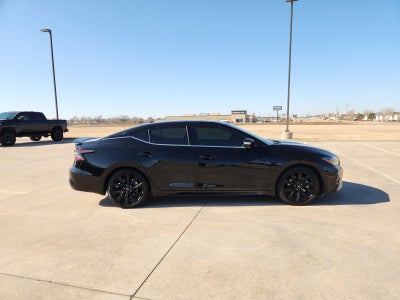 2023 Nissan Maxima SR