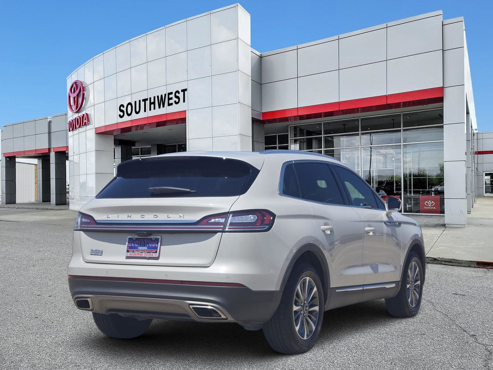 2022 Lincoln Nautilus Standard