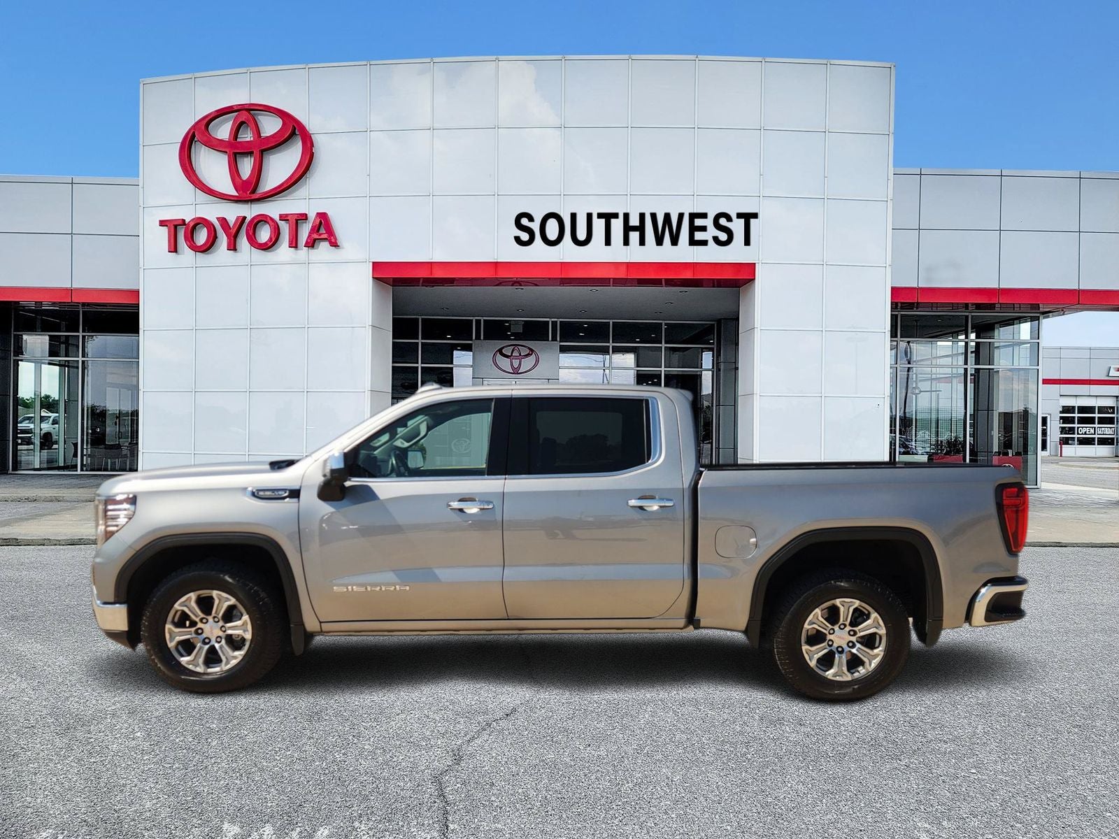 2025 GMC Sierra 1500 SLT