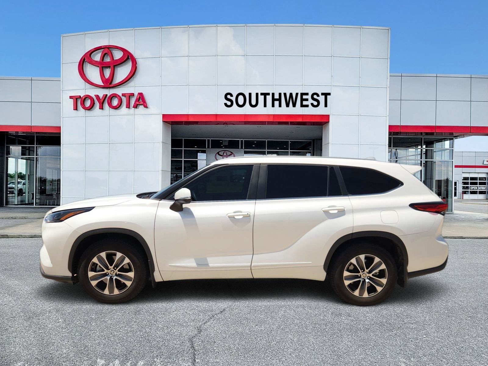 2023 Toyota Highlander XLE