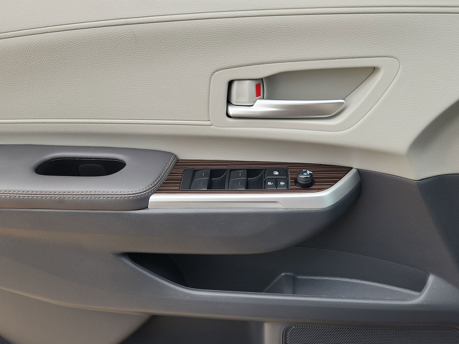 2023 Toyota Sienna XLE 8 Passenger