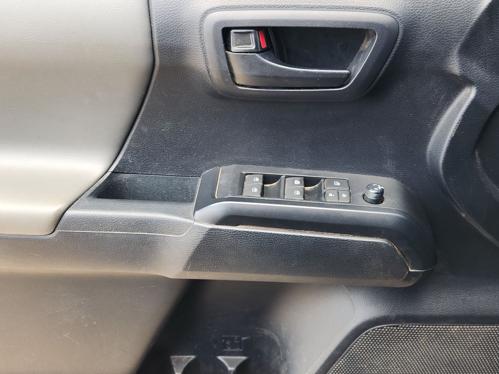 2019 Toyota Tacoma SR