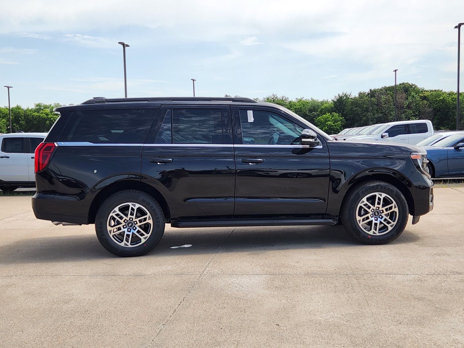 2026 Ford Expedition Active