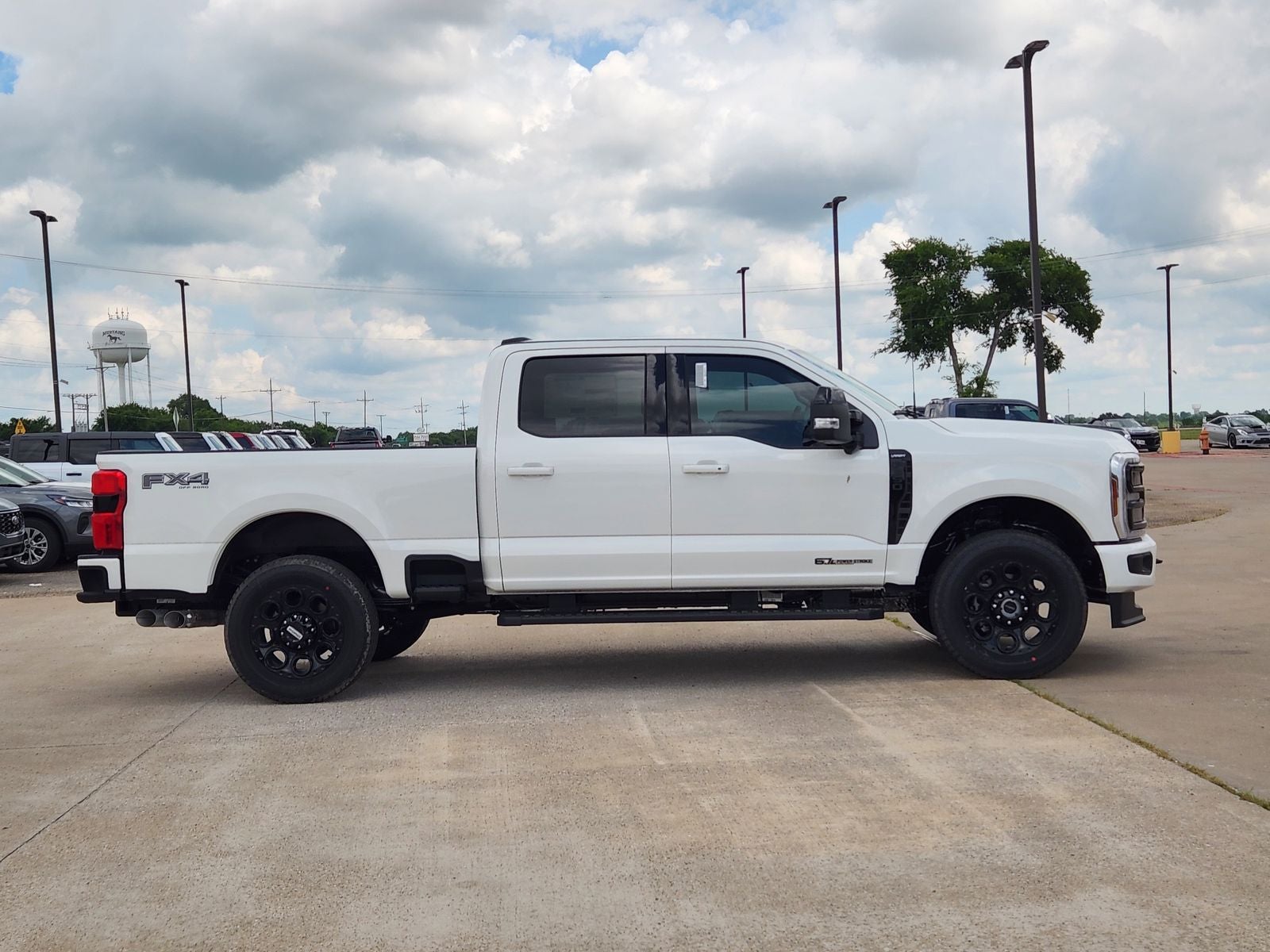 2026 Ford F-350SD Lariat