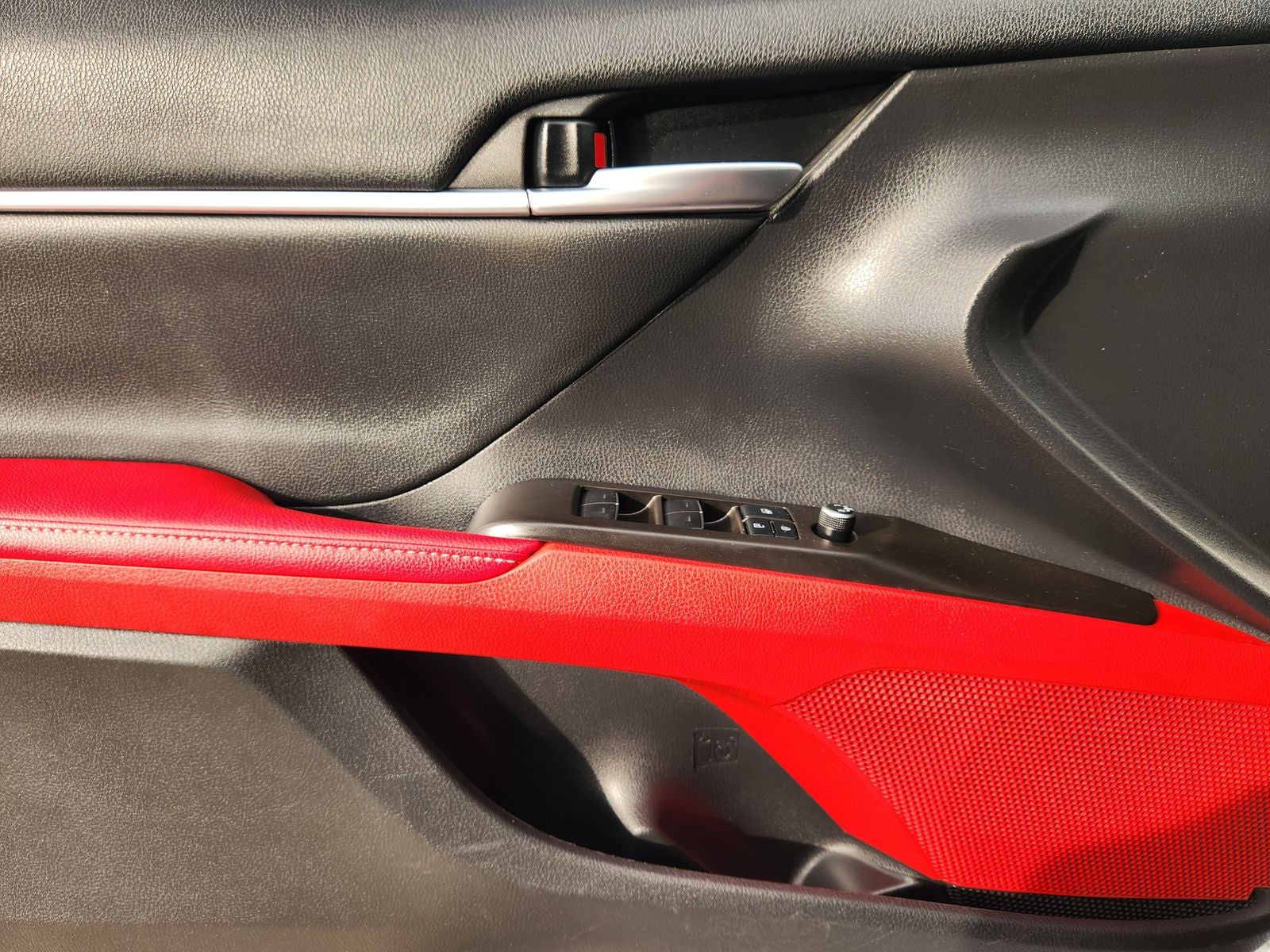 2021 Toyota Camry Hybrid XSE