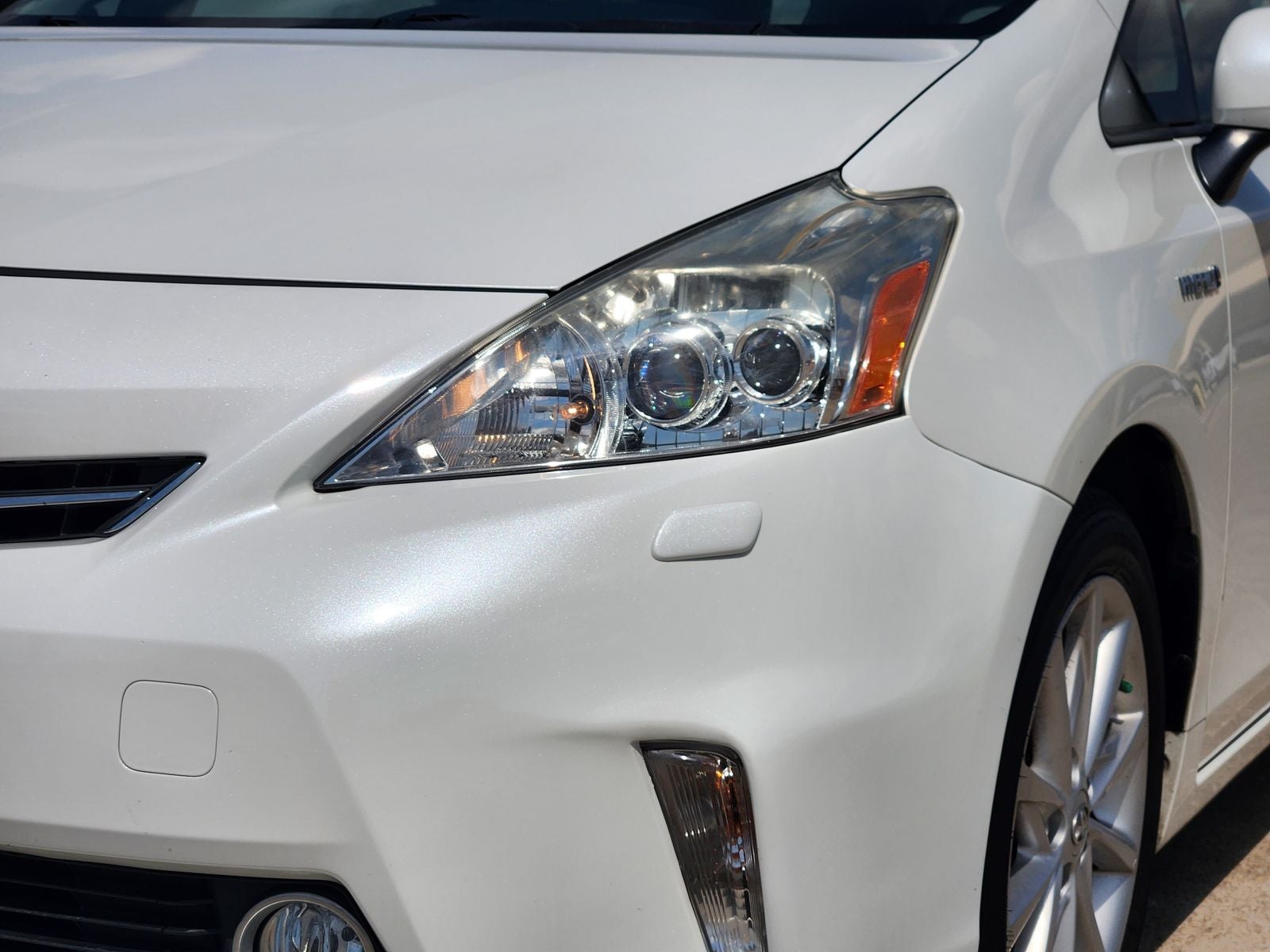 2014 Toyota Prius v Five