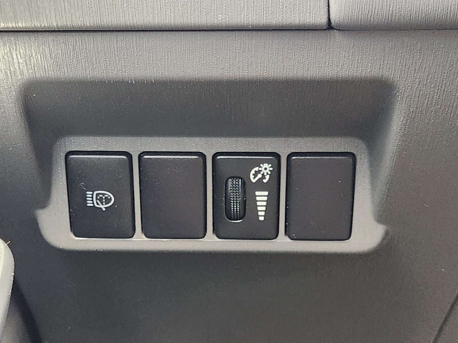 2014 Toyota Prius v Five