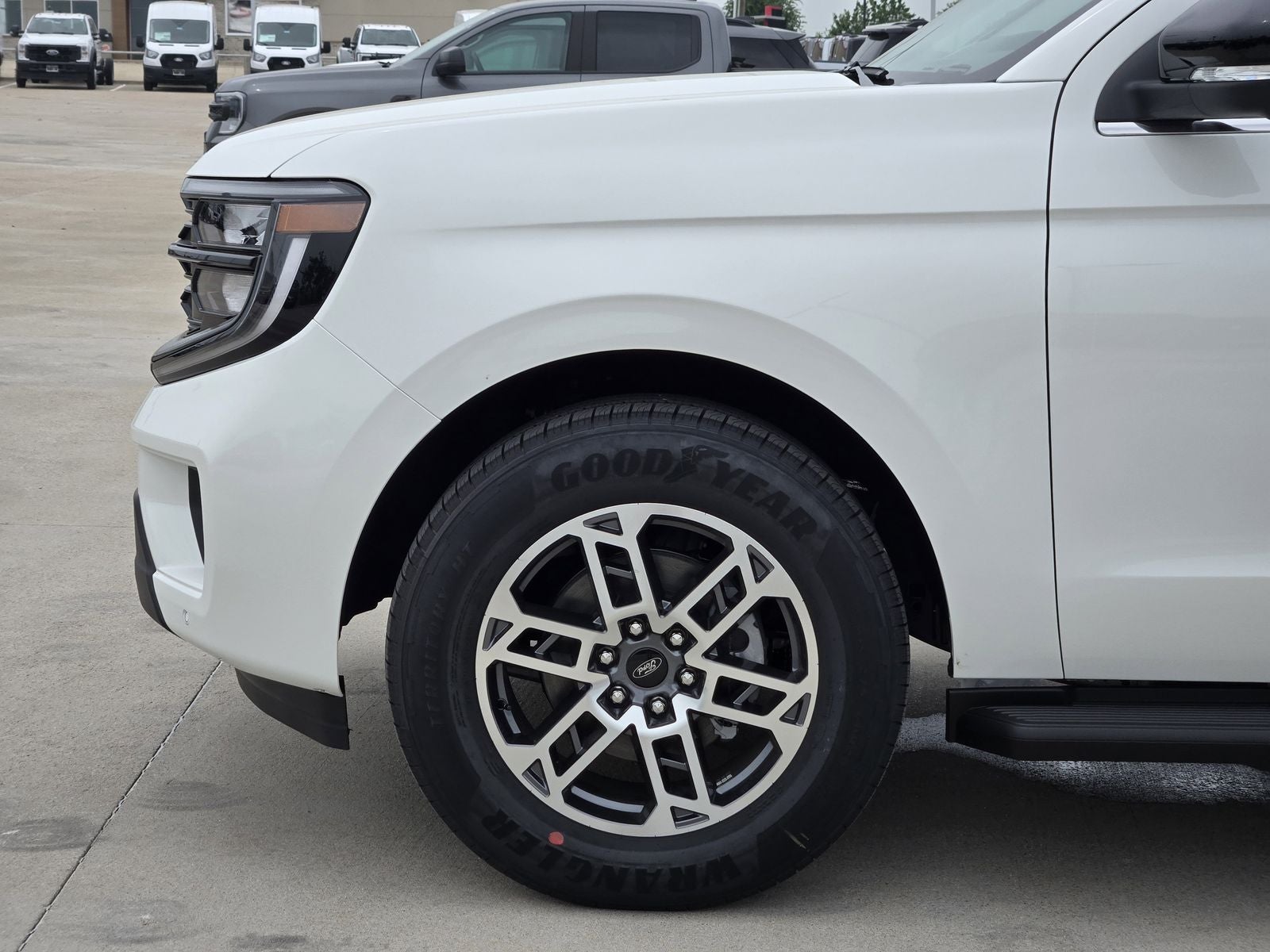 2026 Ford Expedition Active