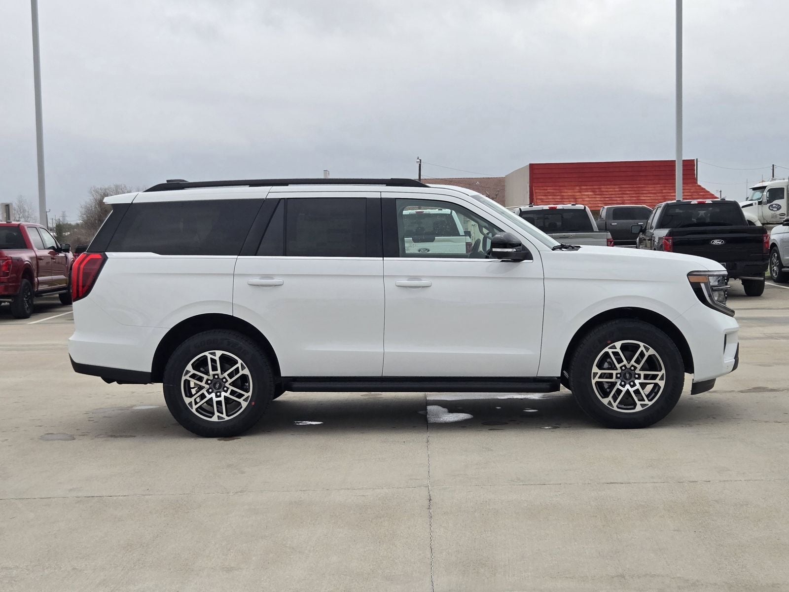 2026 Ford Expedition Active