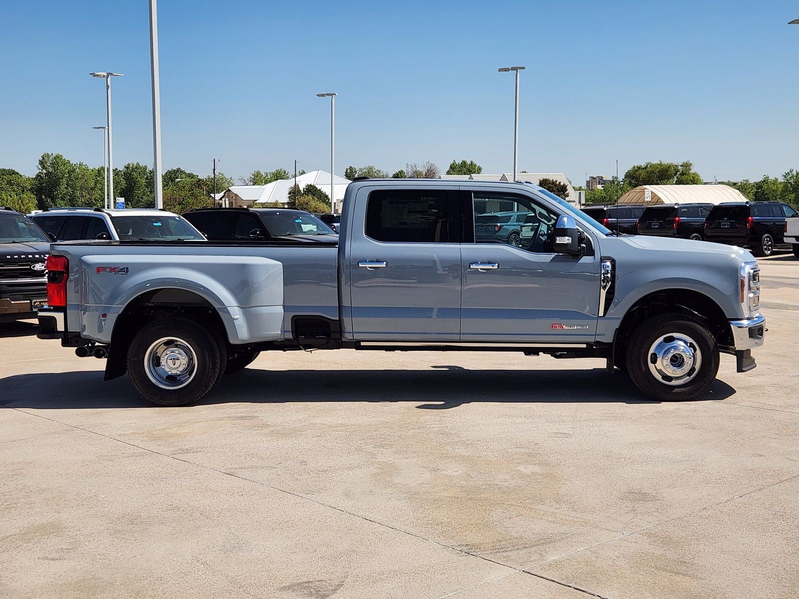 2026 Ford F-350SD Lariat DRW