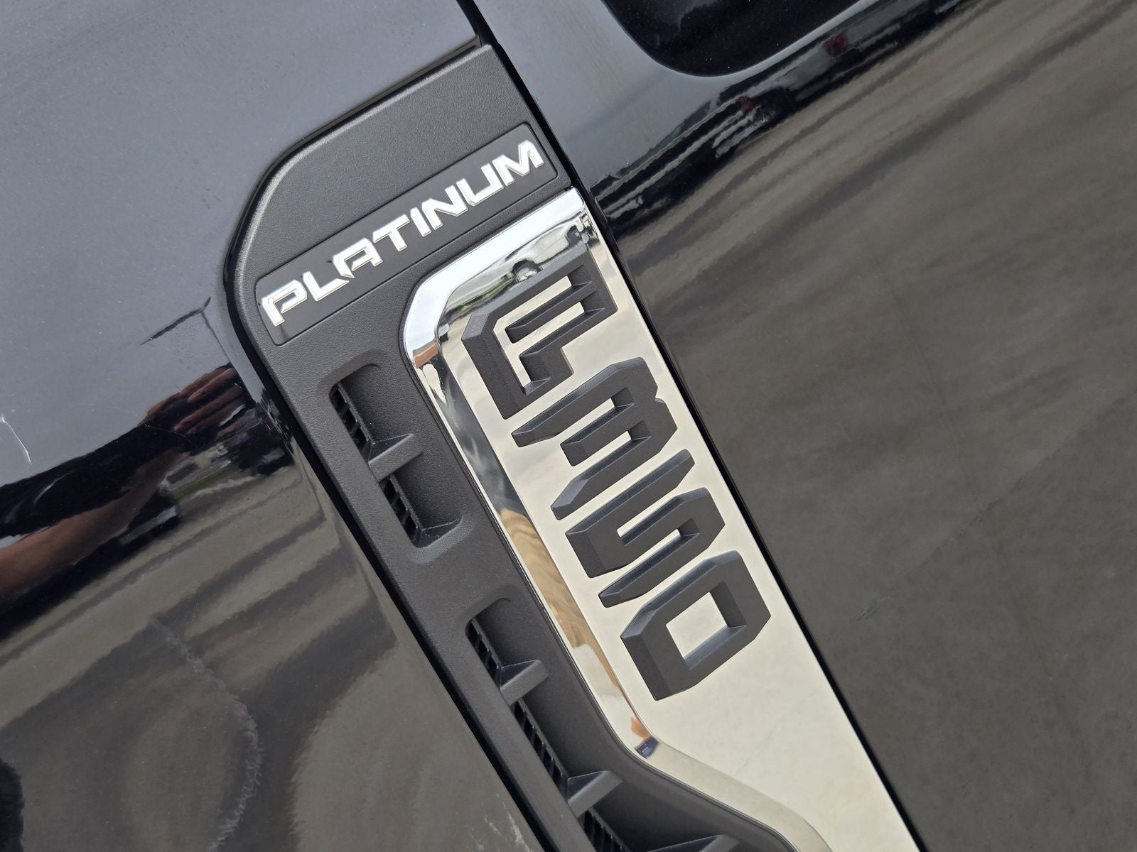 2026 Ford F-350SD Platinum DRW